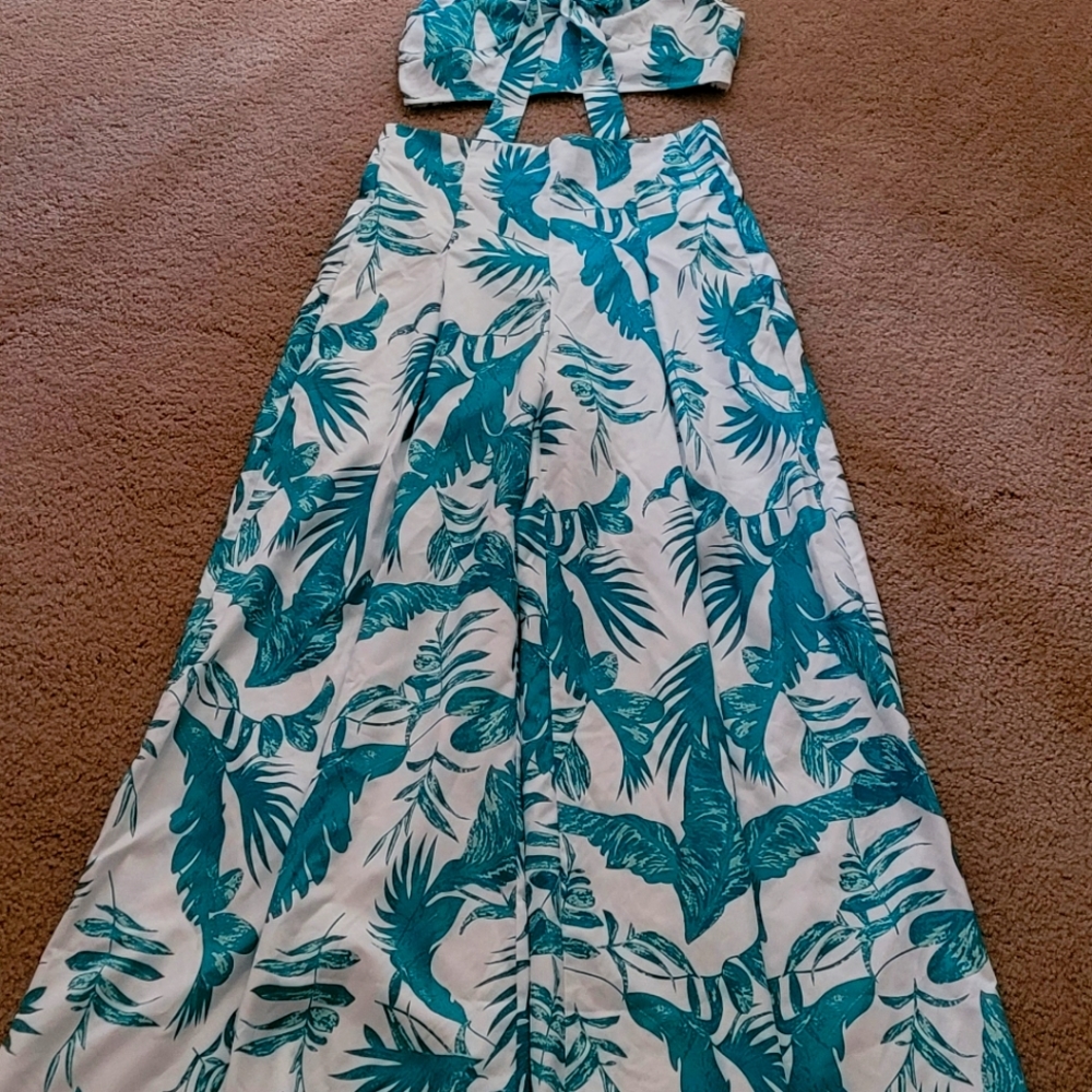 2 pc SHEIN Green and White Wide Leg Pant set, size small